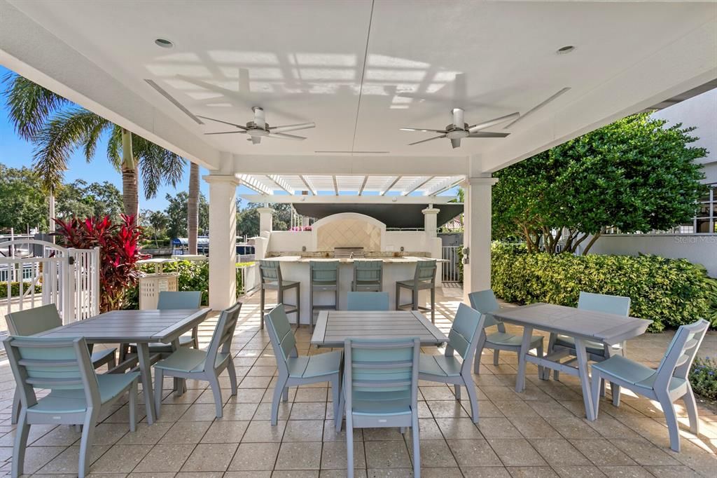 For Sale: $995,000 (2 beds, 2 baths, 1711 Square Feet)