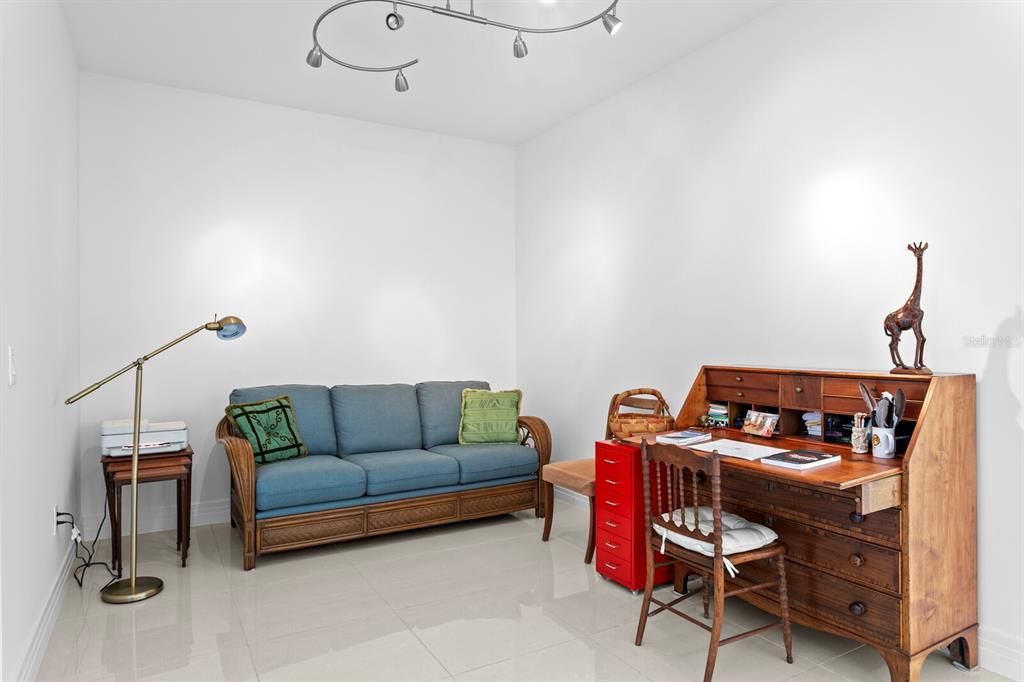 For Sale: $995,000 (2 beds, 2 baths, 1711 Square Feet)