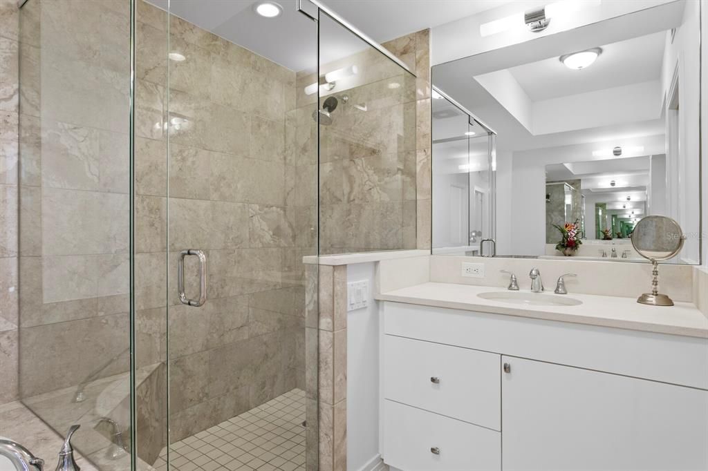 For Sale: $995,000 (2 beds, 2 baths, 1711 Square Feet)