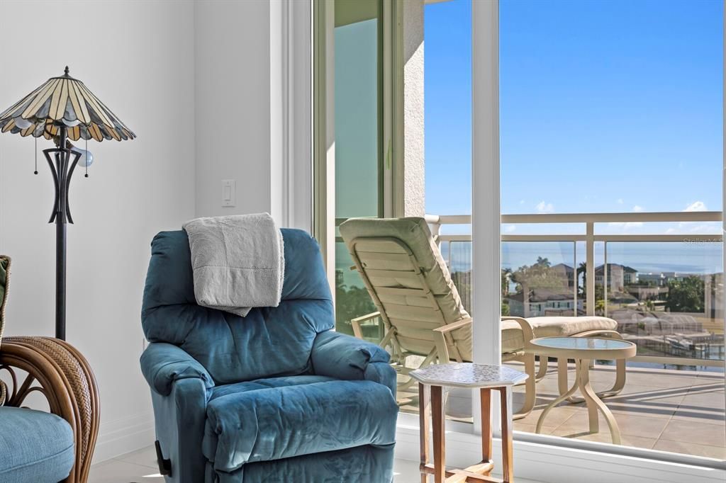 For Sale: $995,000 (2 beds, 2 baths, 1711 Square Feet)