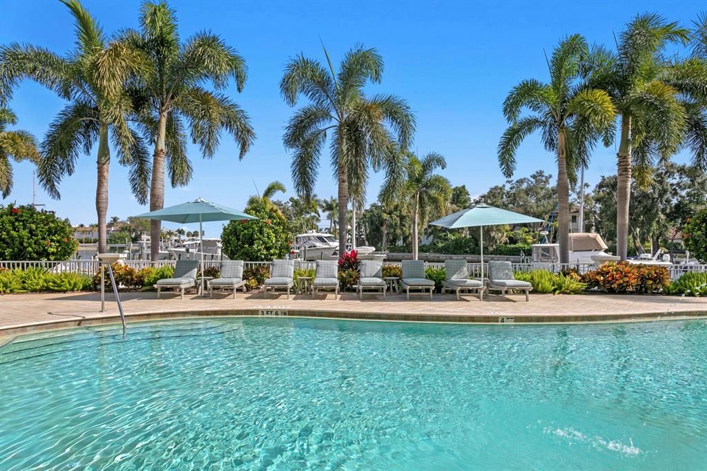 For Sale: $995,000 (2 beds, 2 baths, 1711 Square Feet)