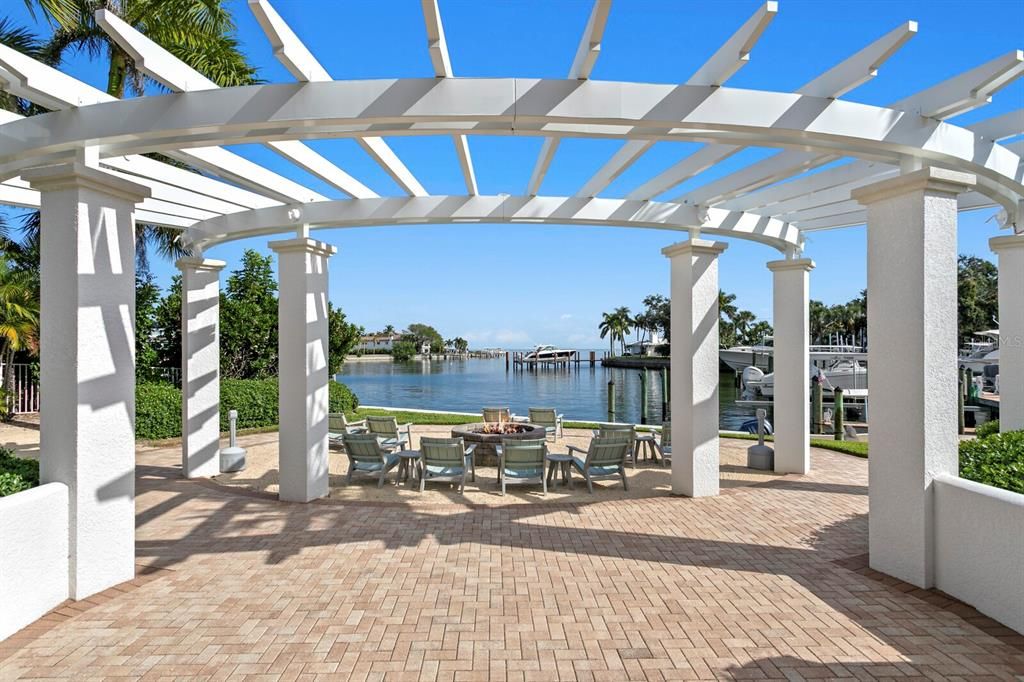 For Sale: $995,000 (2 beds, 2 baths, 1711 Square Feet)