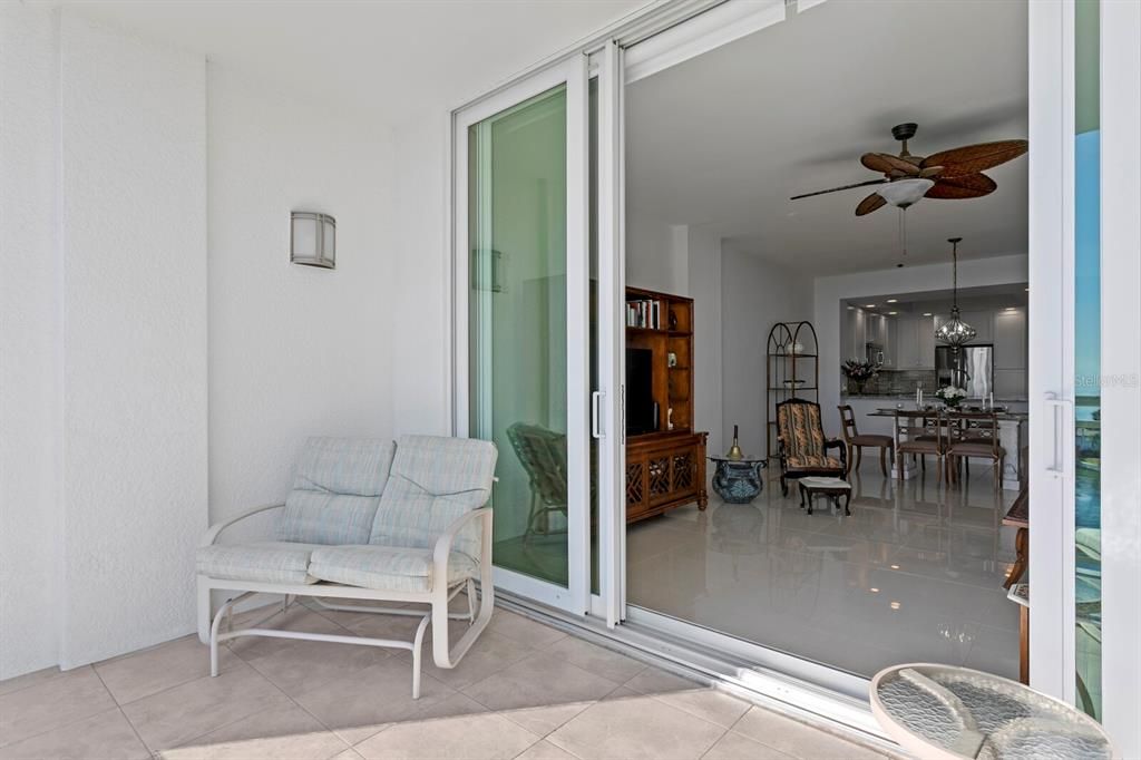 For Sale: $995,000 (2 beds, 2 baths, 1711 Square Feet)