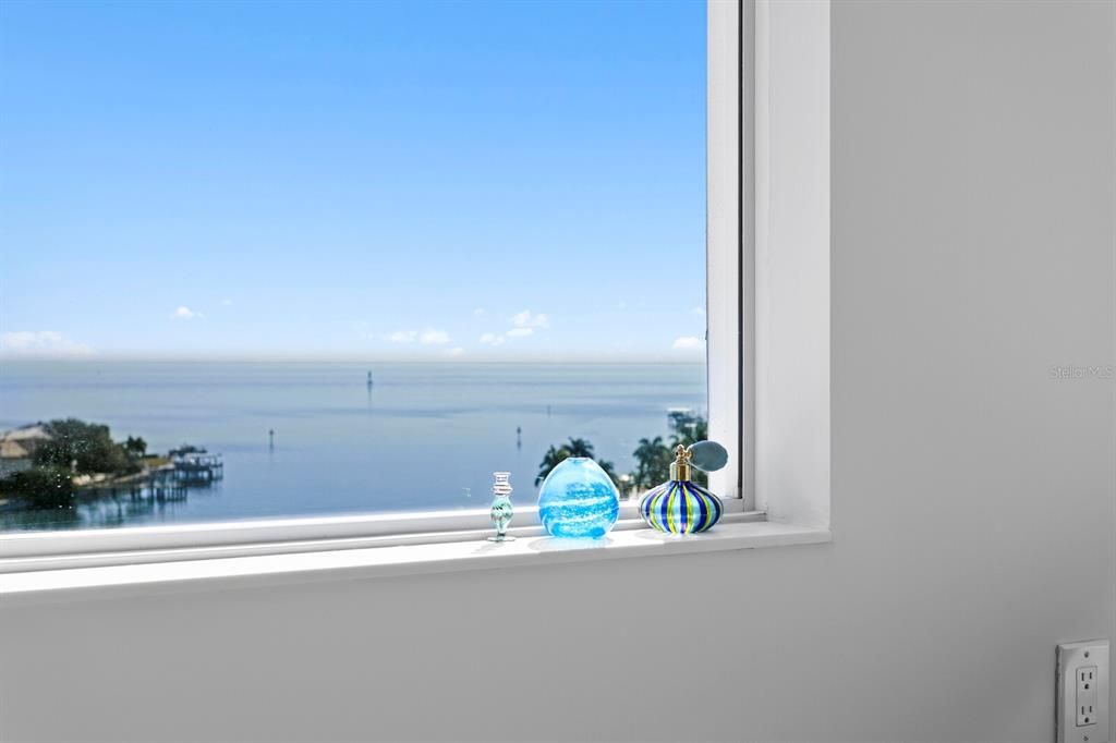 For Sale: $995,000 (2 beds, 2 baths, 1711 Square Feet)