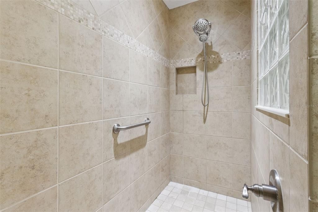 На продажу: $875,000 (3 спален, 2 ванн, 1956 Квадратных фут)