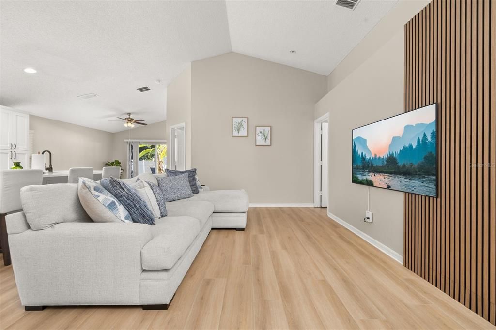 Active With Contract: $365,000 (4 beds, 2 baths, 1677 Square Feet)