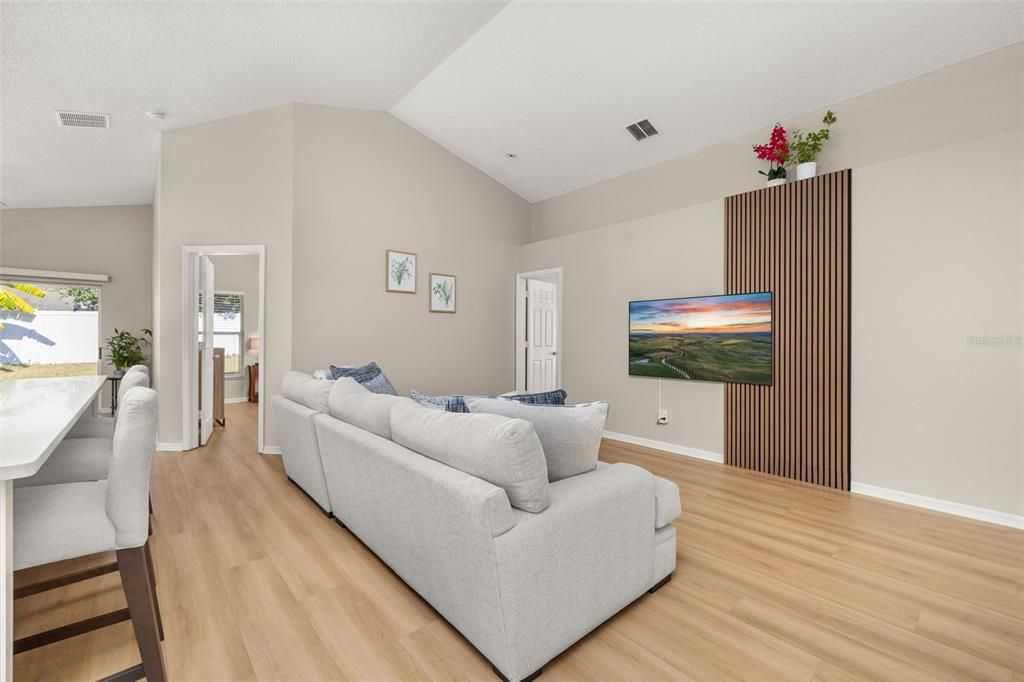 Active With Contract: $365,000 (4 beds, 2 baths, 1677 Square Feet)