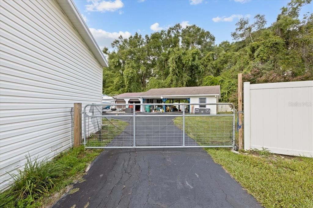 待售: $254,900 (4 贝兹, 2 浴室, 2356 平方英尺)