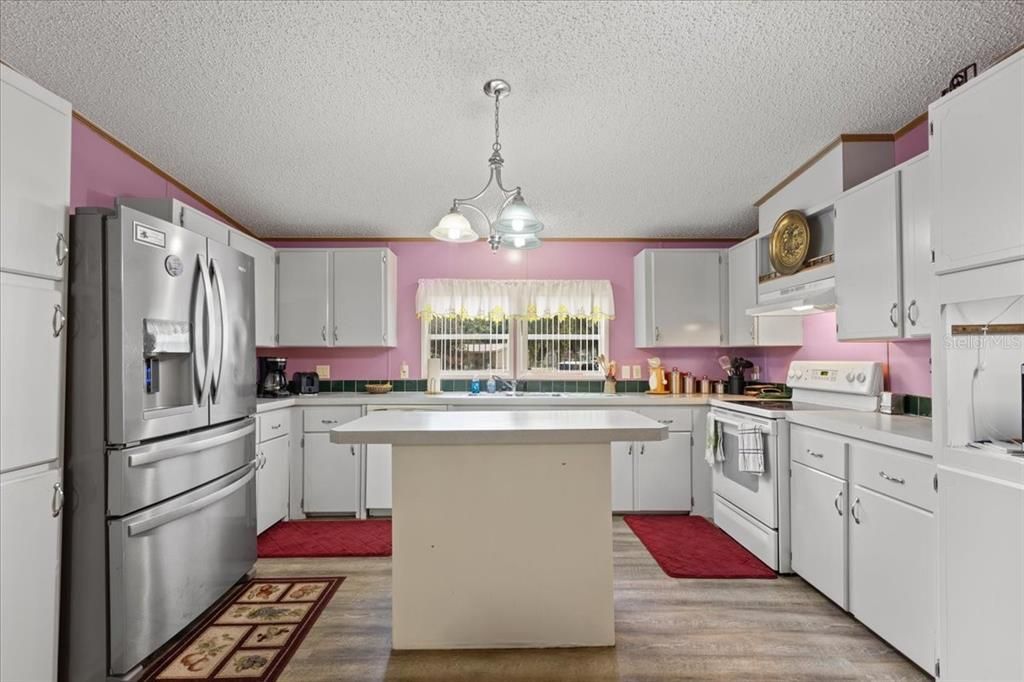 待售: $254,900 (4 贝兹, 2 浴室, 2356 平方英尺)