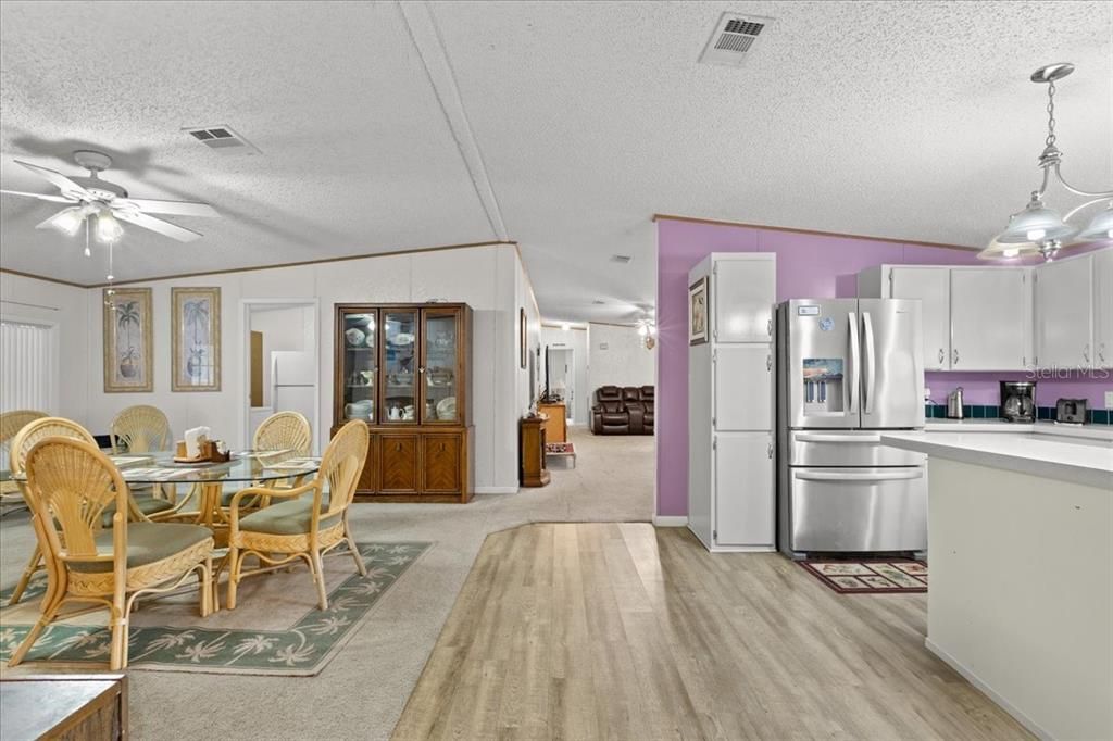 待售: $254,900 (4 贝兹, 2 浴室, 2356 平方英尺)