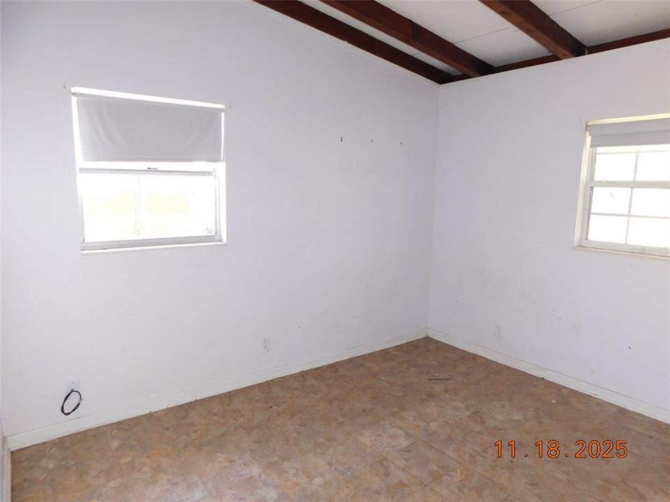 For Sale: $152,500 (3 beds, 1 baths, 1022 Square Feet)