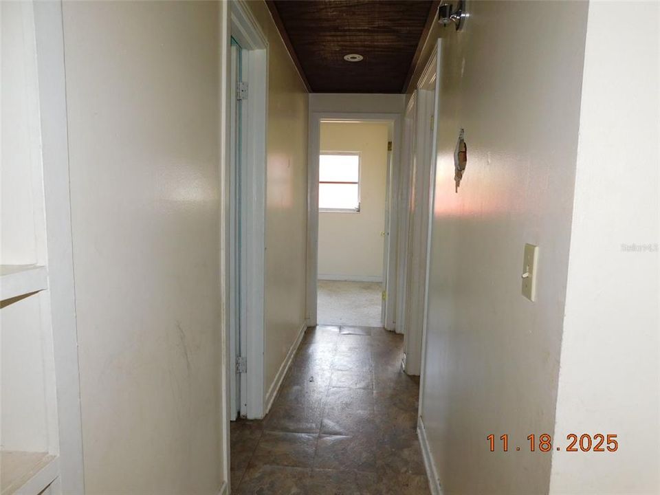 For Sale: $152,500 (3 beds, 1 baths, 1022 Square Feet)