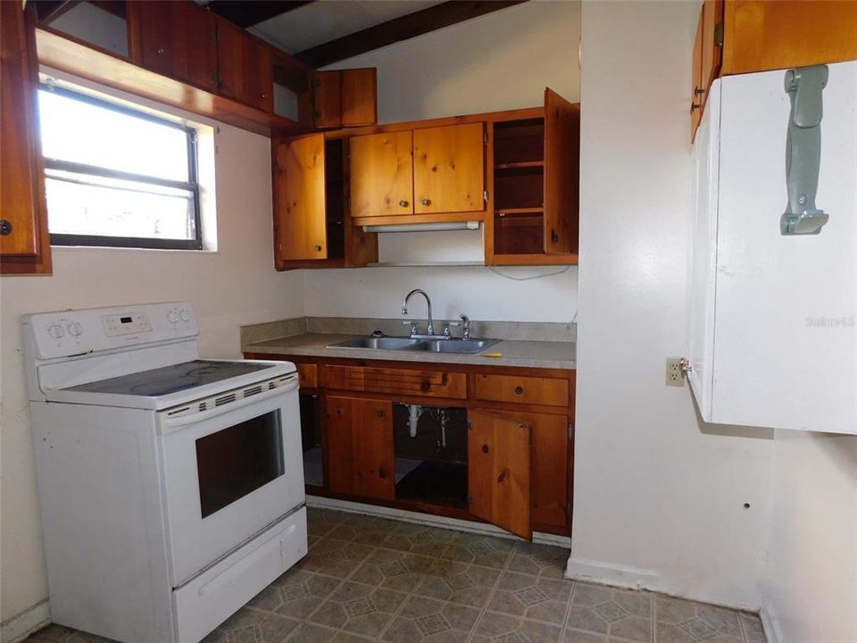 For Sale: $152,500 (3 beds, 1 baths, 1022 Square Feet)