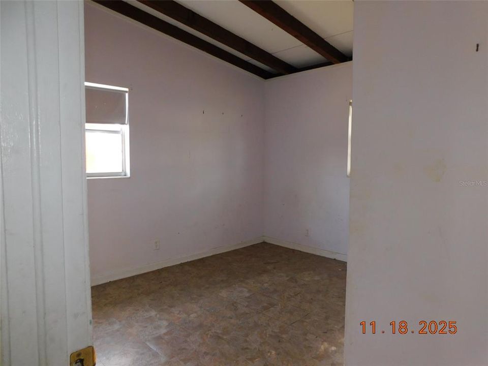 For Sale: $152,500 (3 beds, 1 baths, 1022 Square Feet)