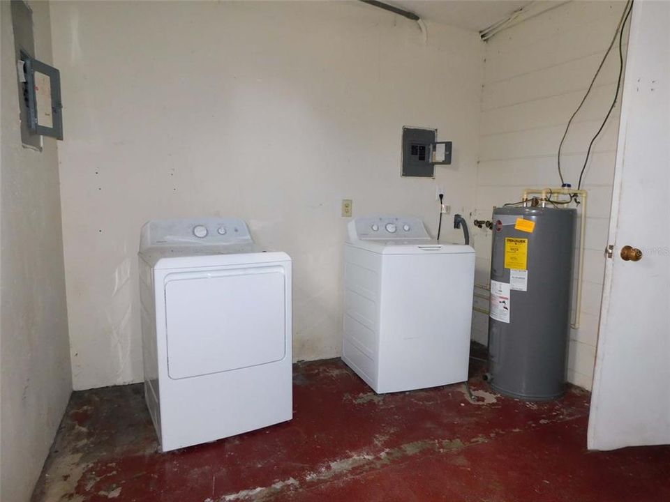 For Sale: $152,500 (3 beds, 1 baths, 1022 Square Feet)