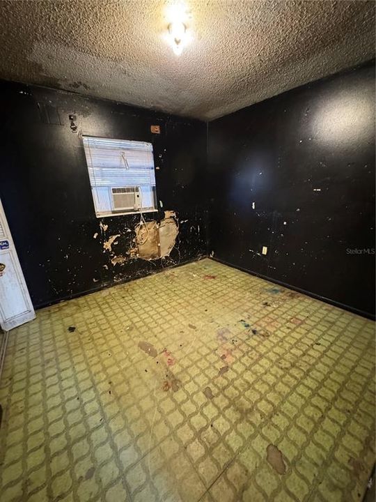 На продажу: $159,900 (3 спален, 1 ванн, 998 Квадратных фут)