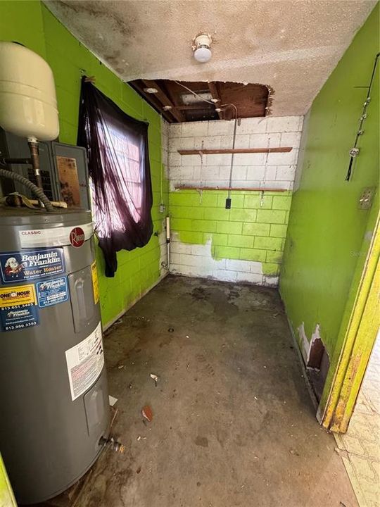 На продажу: $159,900 (3 спален, 1 ванн, 998 Квадратных фут)