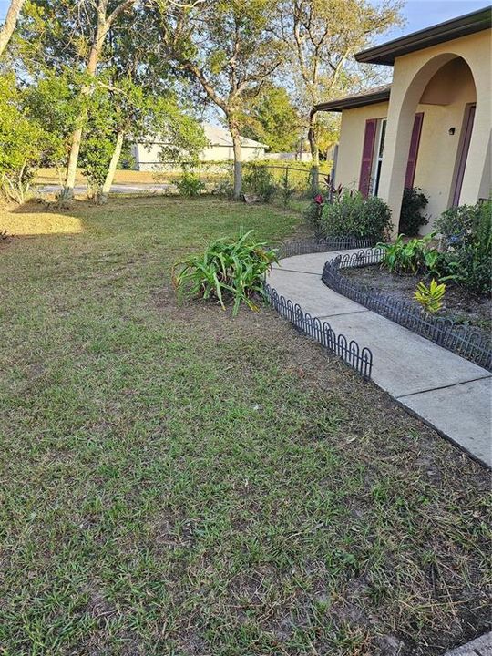 For Sale: $325,000 (4 beds, 3 baths, 1288 Square Feet)