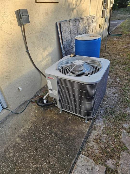 For Sale: $325,000 (4 beds, 3 baths, 1288 Square Feet)