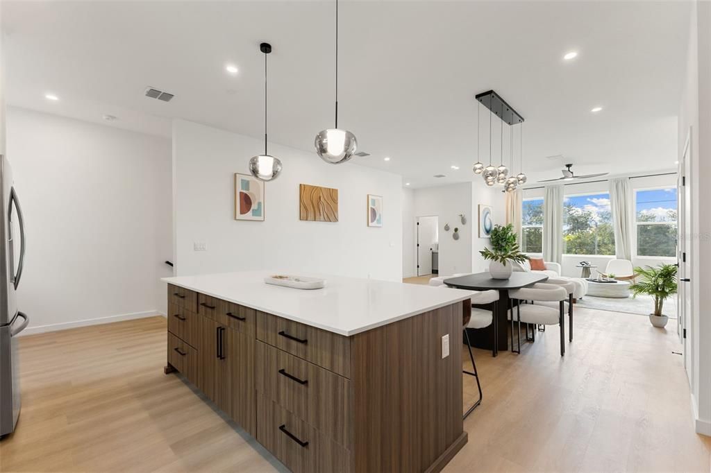 En Venta: $835,000 (3 camas, 3 baños, 2280 Pies cuadrados)