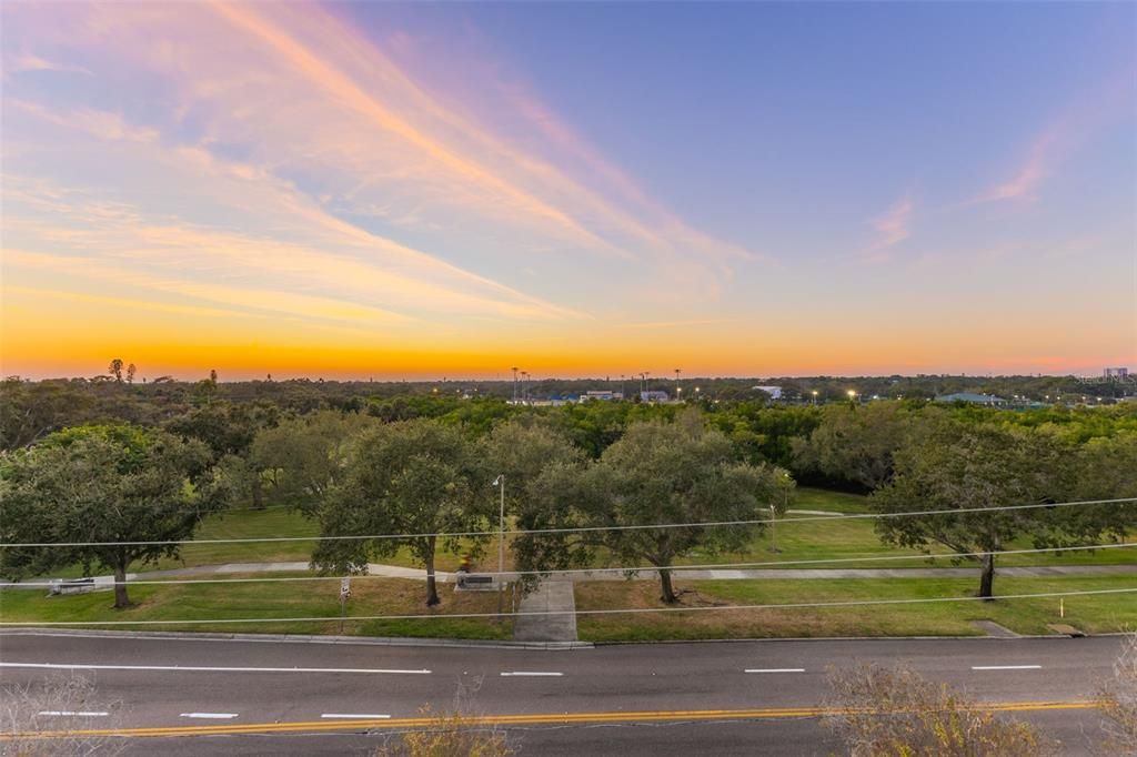 En Venta: $835,000 (3 camas, 3 baños, 2280 Pies cuadrados)