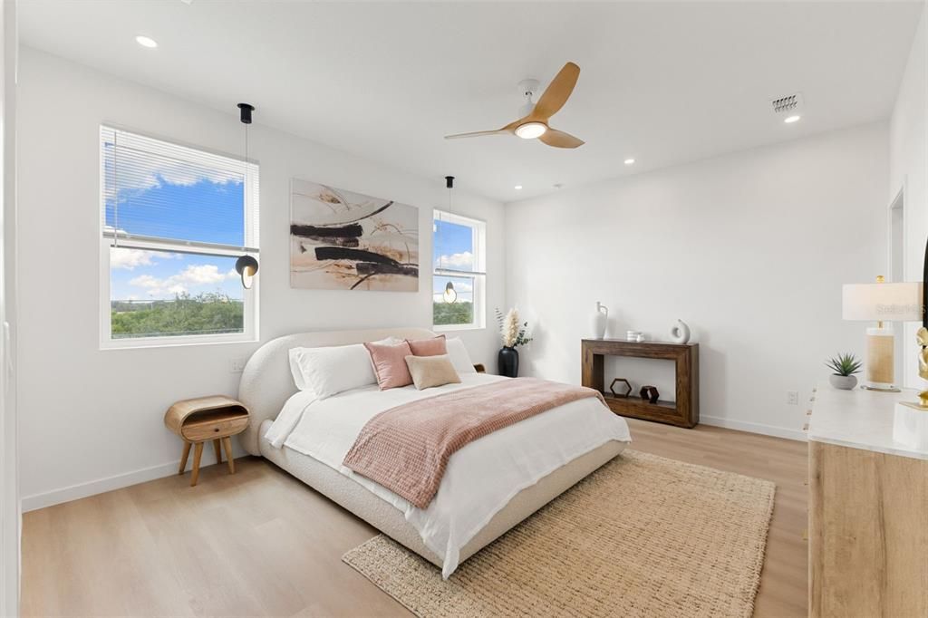 En Venta: $835,000 (3 camas, 3 baños, 2280 Pies cuadrados)