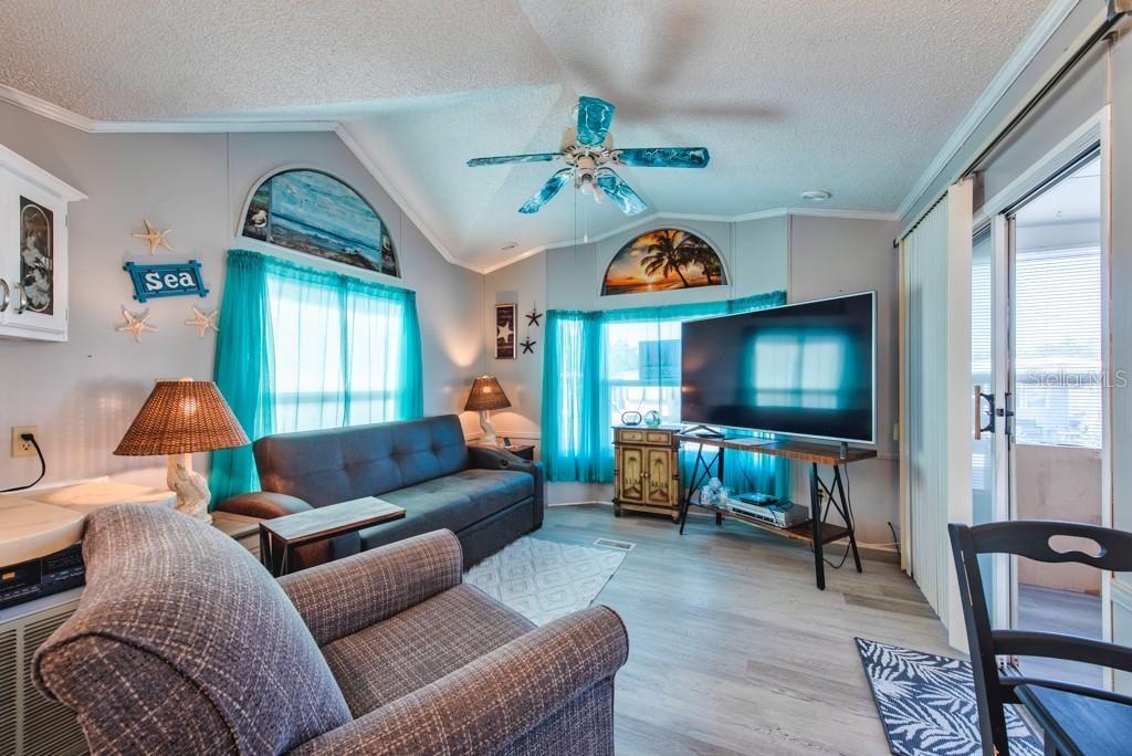 待售: $65,000 (1 贝兹, 1 浴室, 432 平方英尺)