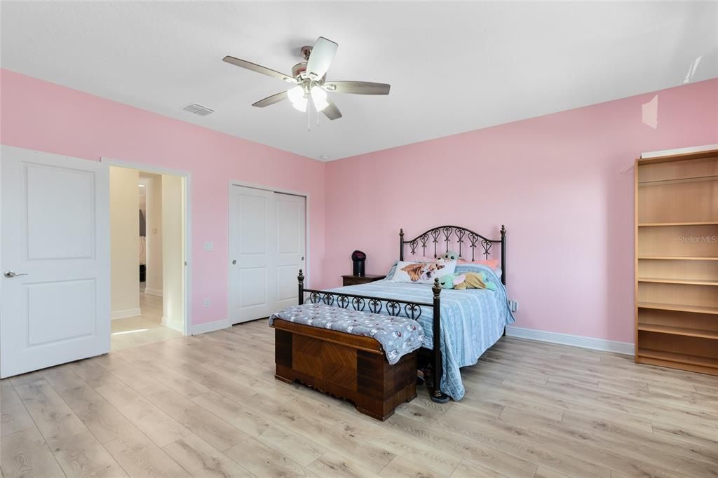 В аренду: $4,000 (5 спален, 3 ванн, 3599 Квадратных фут)