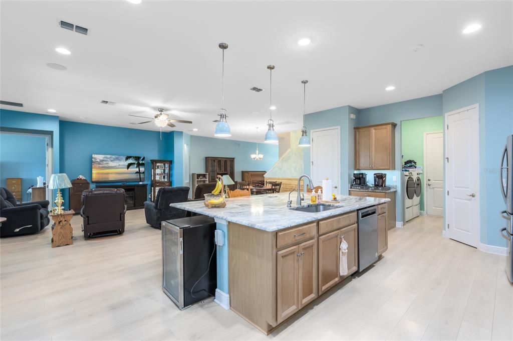 В аренду: $4,000 (5 спален, 3 ванн, 3599 Квадратных фут)