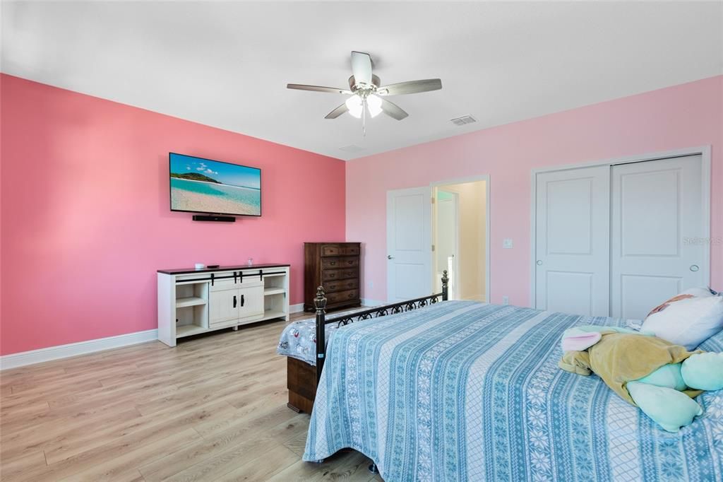 В аренду: $4,000 (5 спален, 3 ванн, 3599 Квадратных фут)