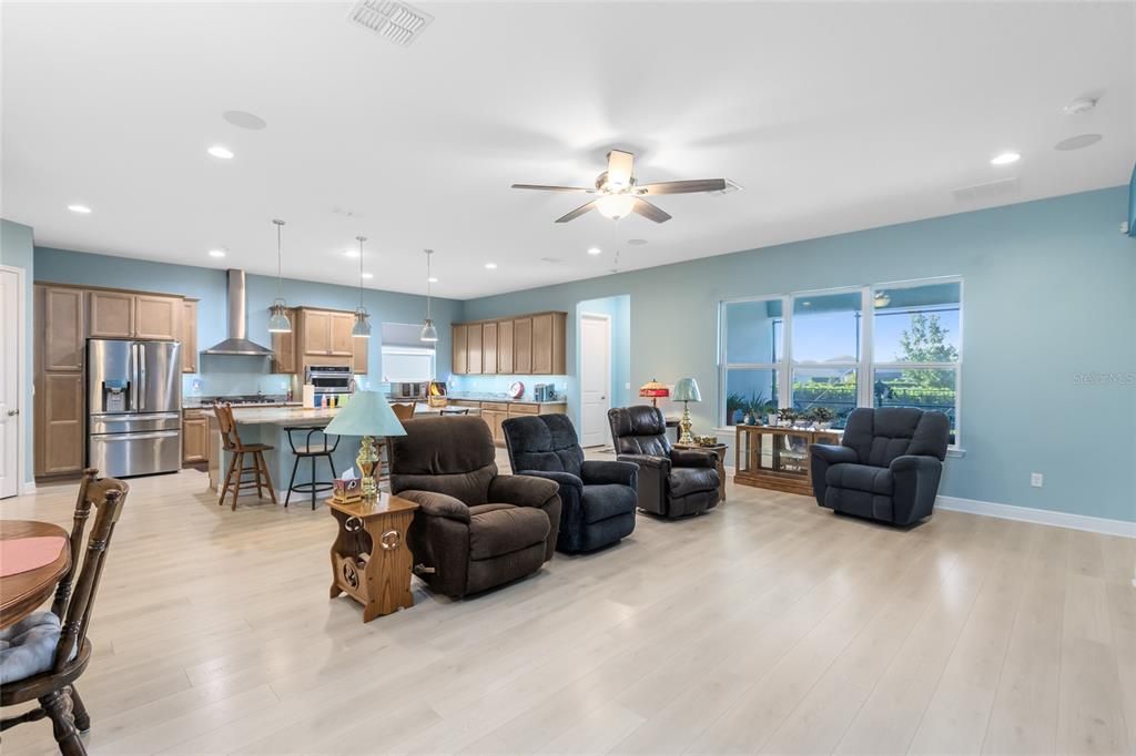 В аренду: $4,000 (5 спален, 3 ванн, 3599 Квадратных фут)