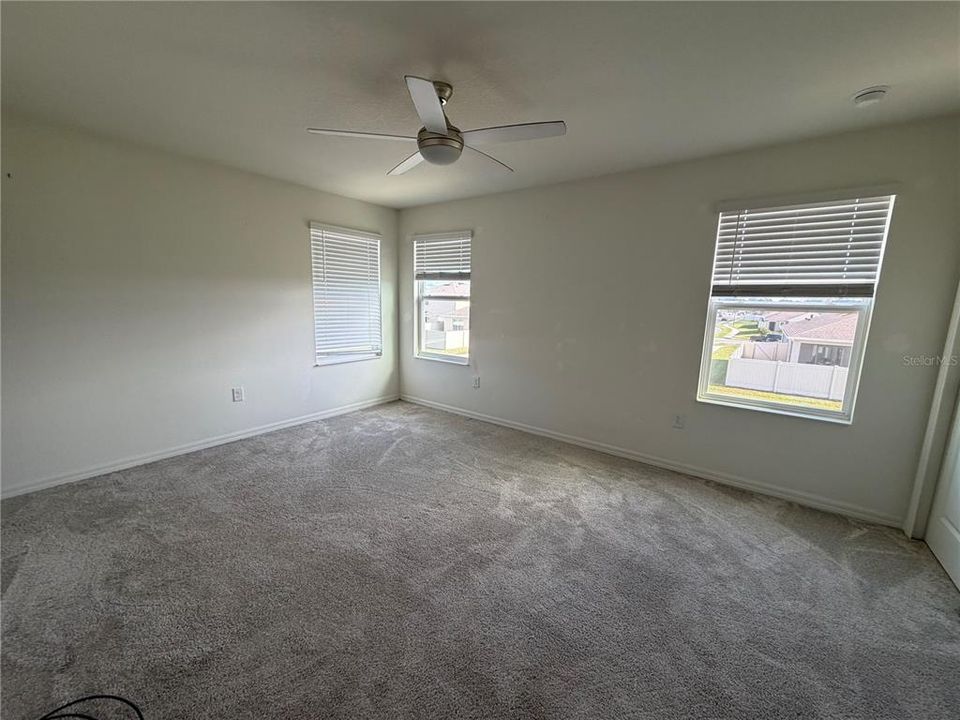 En Venta: $359,900 (3 camas, 3 baños, 1479 Pies cuadrados)