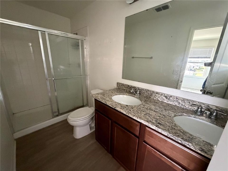 En Venta: $359,900 (3 camas, 3 baños, 1479 Pies cuadrados)