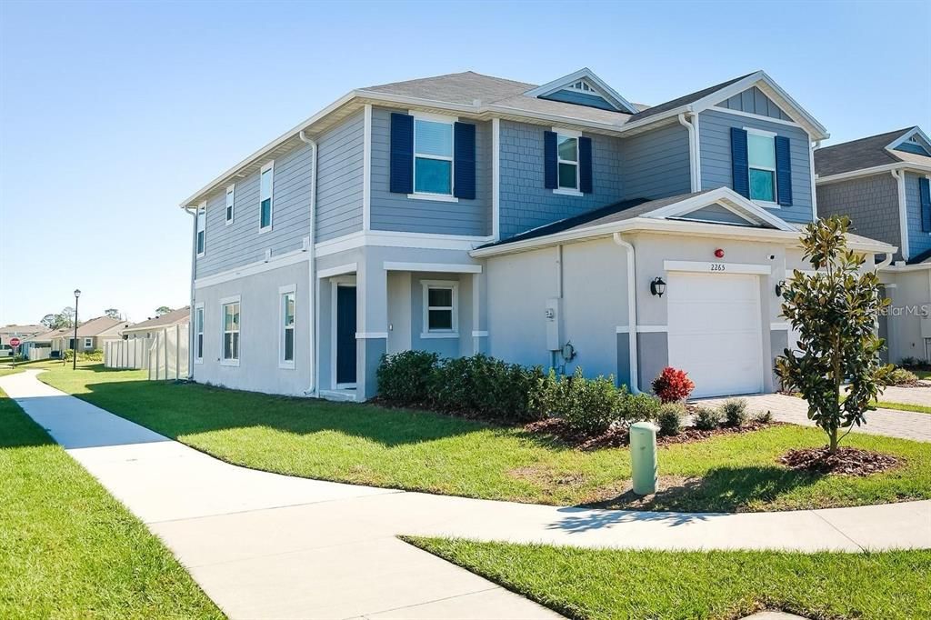 En Venta: $359,900 (3 camas, 3 baños, 1479 Pies cuadrados)