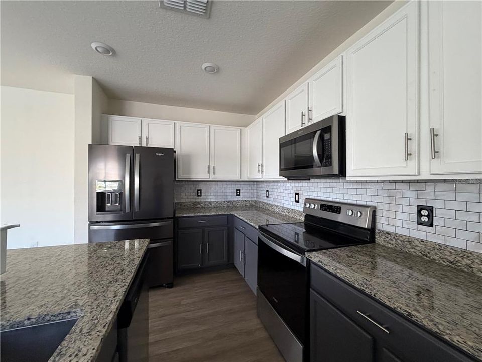 En Venta: $359,900 (3 camas, 3 baños, 1479 Pies cuadrados)