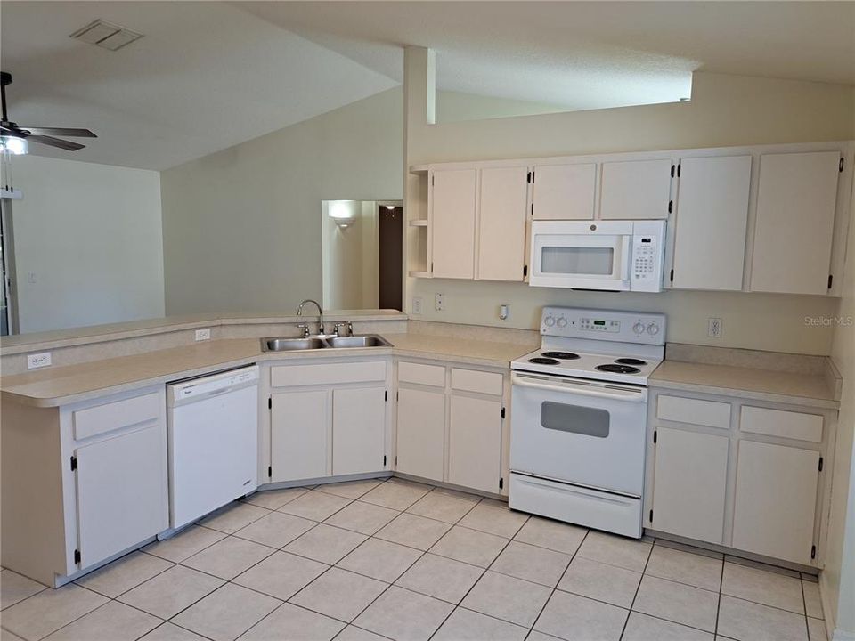 En Venta: $240,000 (3 camas, 2 baños, 1320 Pies cuadrados)