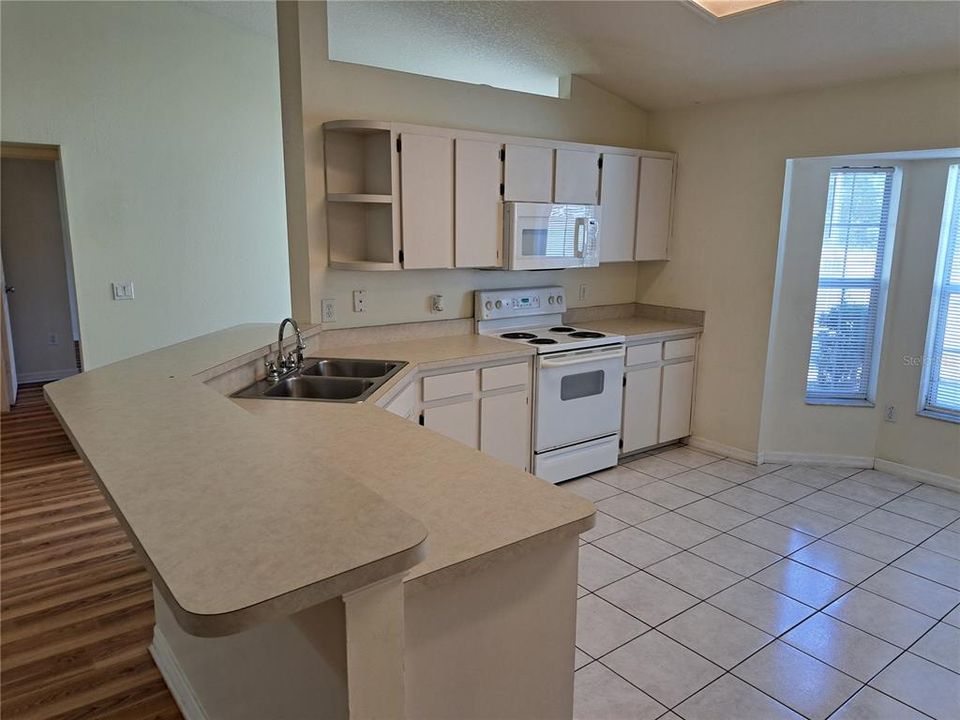 En Venta: $240,000 (3 camas, 2 baños, 1320 Pies cuadrados)