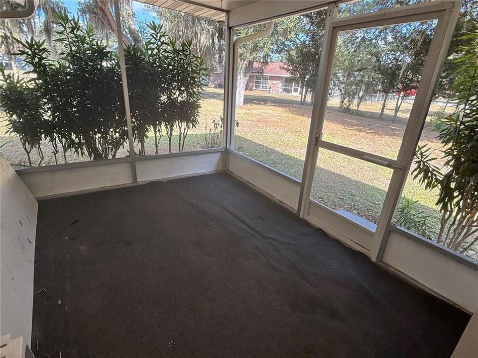 Active With Contract: $199,900 (2 beds, 2 baths, 1370 Square Feet)