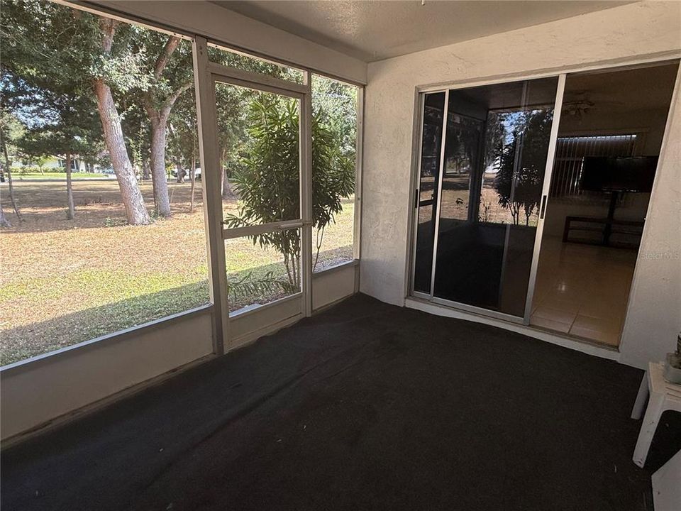 Active With Contract: $199,900 (2 beds, 2 baths, 1370 Square Feet)