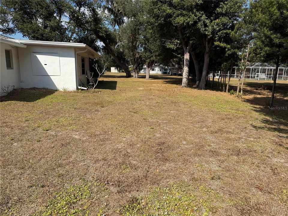 Active With Contract: $199,900 (2 beds, 2 baths, 1370 Square Feet)