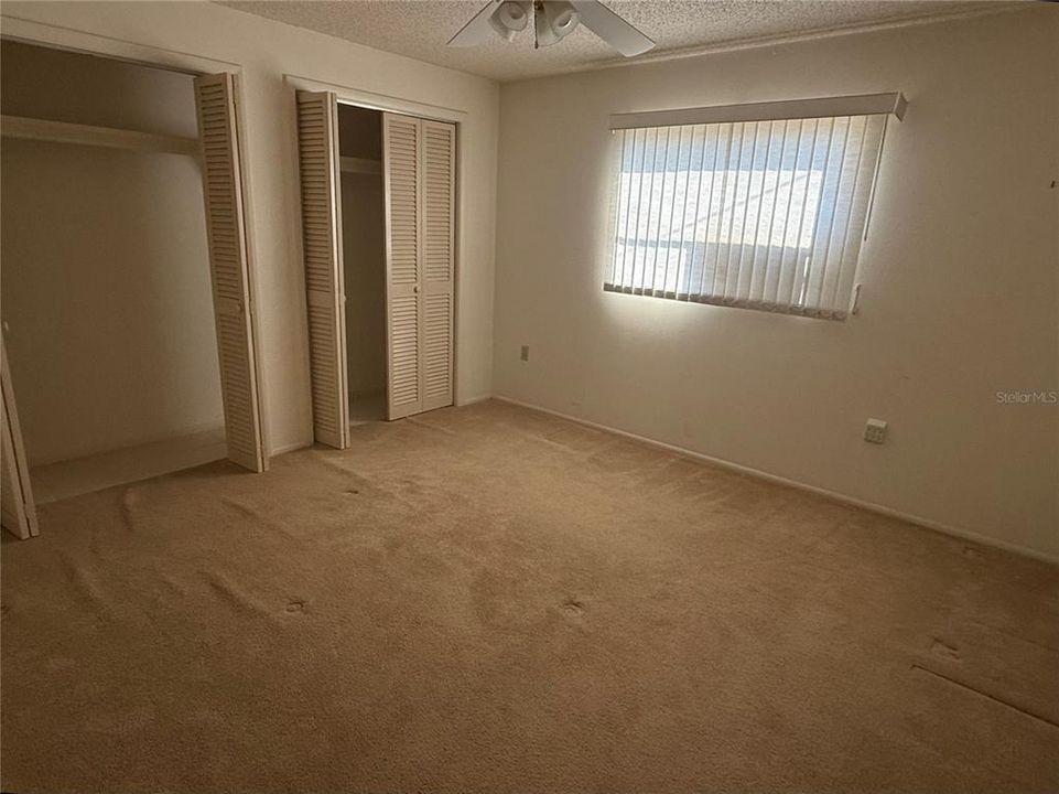 Active With Contract: $199,900 (2 beds, 2 baths, 1370 Square Feet)