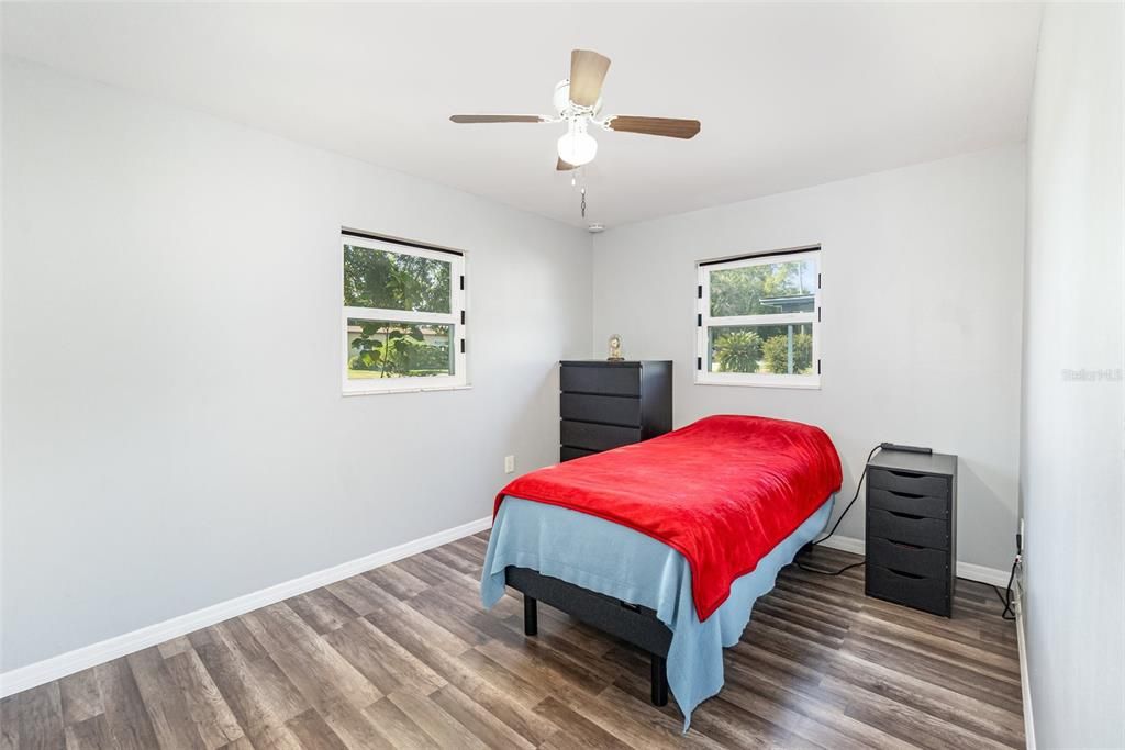 待售: $250,000 (2 贝兹, 1 浴室, 851 平方英尺)