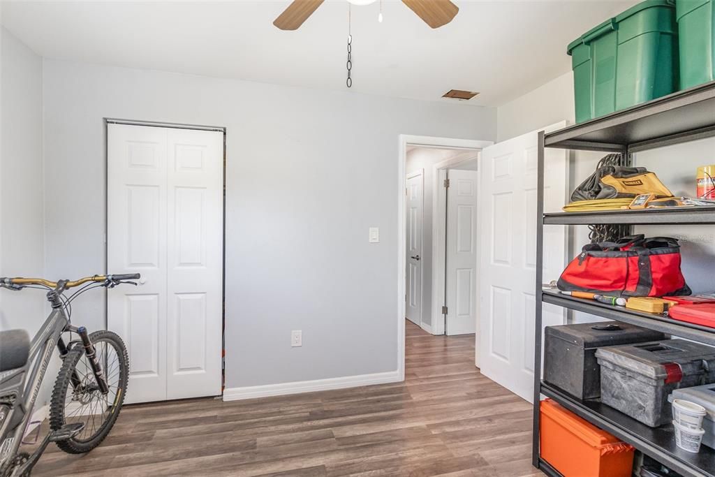 待售: $250,000 (2 贝兹, 1 浴室, 851 平方英尺)