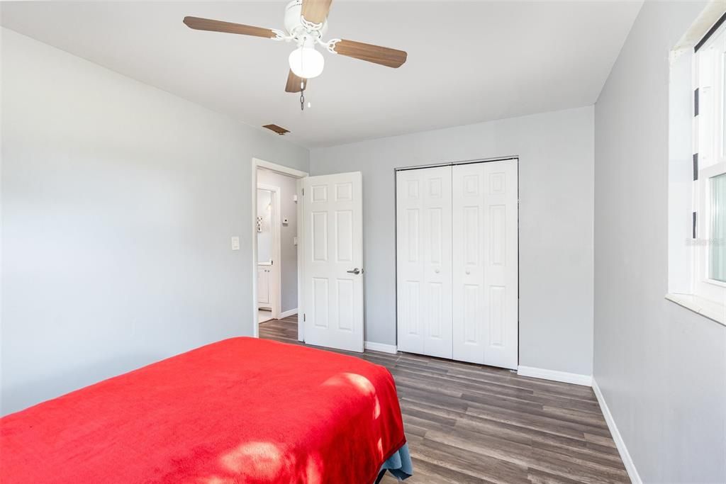 待售: $250,000 (2 贝兹, 1 浴室, 851 平方英尺)