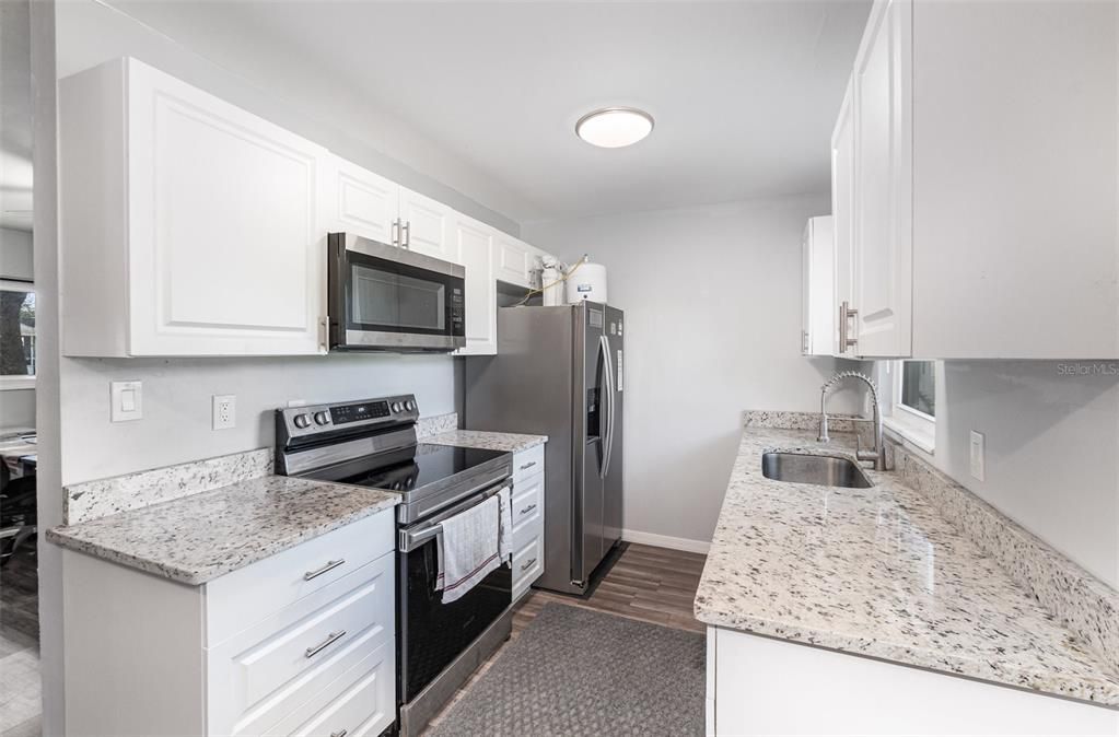 待售: $250,000 (2 贝兹, 1 浴室, 851 平方英尺)