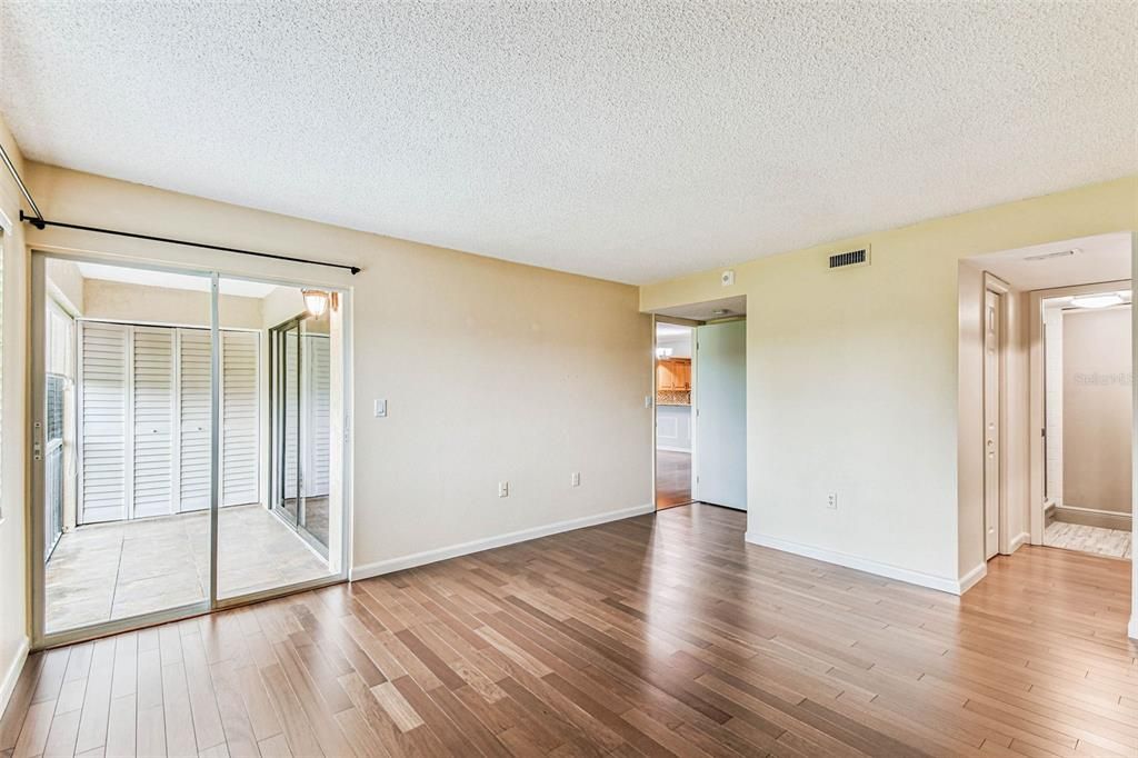 For Rent: $1,695 (2 beds, 2 baths, 1094 Square Feet)