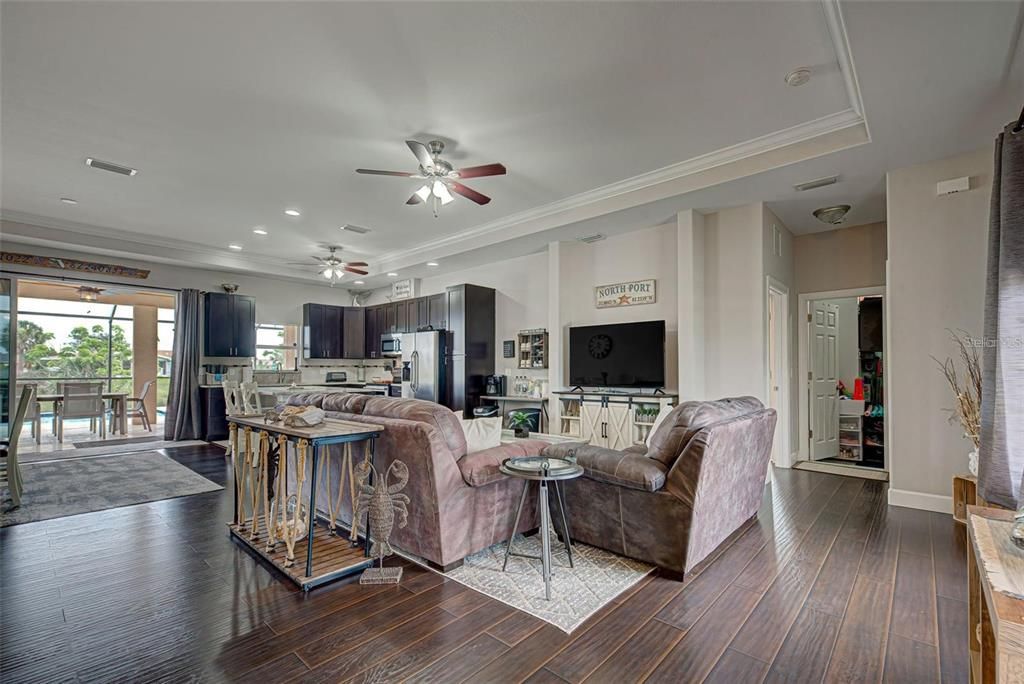 For Sale: $499,000 (3 beds, 2 baths, 1771 Square Feet)