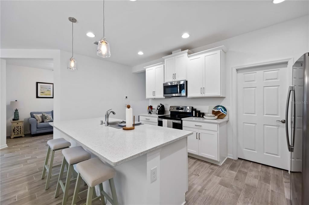 For Sale: $404,700 (2 beds, 2 baths, 1627 Square Feet)