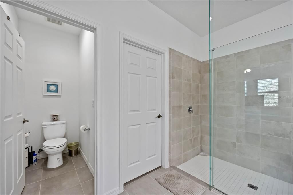 For Sale: $404,700 (2 beds, 2 baths, 1627 Square Feet)