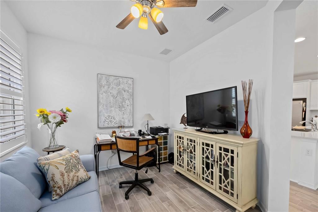 For Sale: $404,700 (2 beds, 2 baths, 1627 Square Feet)